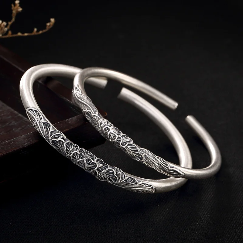 100% S999 Pure Silver colour Peony Flower Matte Open Bangles for Lady About 17cm Bracelet Fashion Jewelry Accessories Esposas
100% S999 Pure Silver colour Peony Flower Matte Open Bangles for Lady About 17cm Bracelet Fashion Jewelry Accessories Esposas