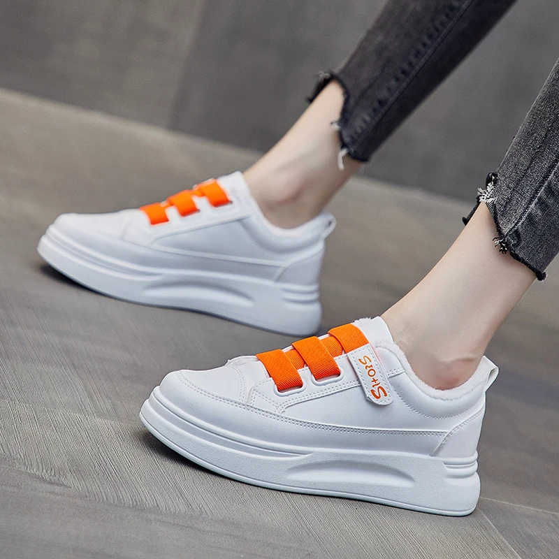 Plus velvet thick bottom trifle small white shoes women's shoes low-top sneakers small white shoes plus velvet cotton shoes 
Plus velvet thick bottom trifle small white shoes women's shoes low-top sneakers small white shoes plus velvet cotton shoes