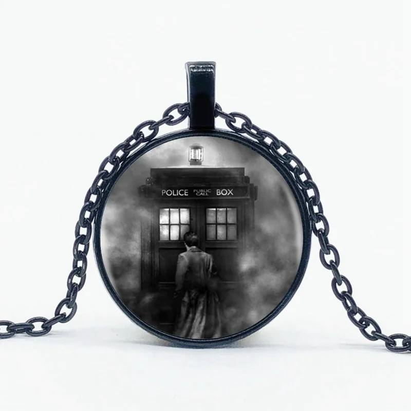 Popular Grey Police Box Necklace Mysterious Men's Round Pendant Necklace Men and Women Accessories Gift
Popular Grey Police Box Necklace Mysterious Men's Round Pendant Necklace Men and Women Accessories Gift