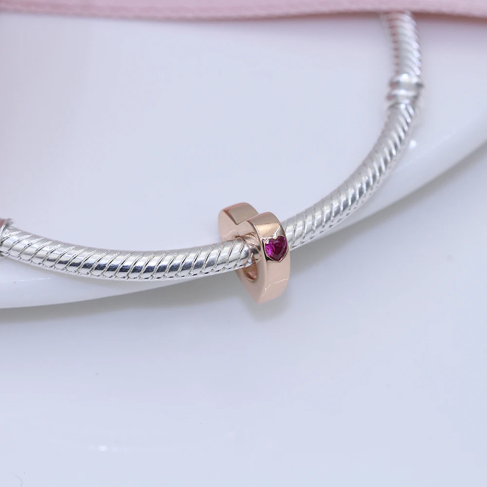 Fit Original Pandora charms bracelet beads S925 sterling silver Simple heart-shaped beads female fashion jewelry
Fit Original Pandora charms bracelet beads S925 sterling silver Simple heart-shaped beads female fashion jewelry