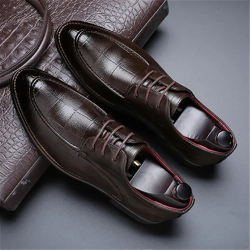 British Style Men's Pointed toe Leather Shoes Men Classic Business Casual Derby Shoes Handmade Wedding Dress Flats Shoes Oxfords
British Style Men's Pointed toe Leather Shoes Men Classic Business Casual Derby Shoes Handmade Wedding Dress Flats Shoes Oxfords