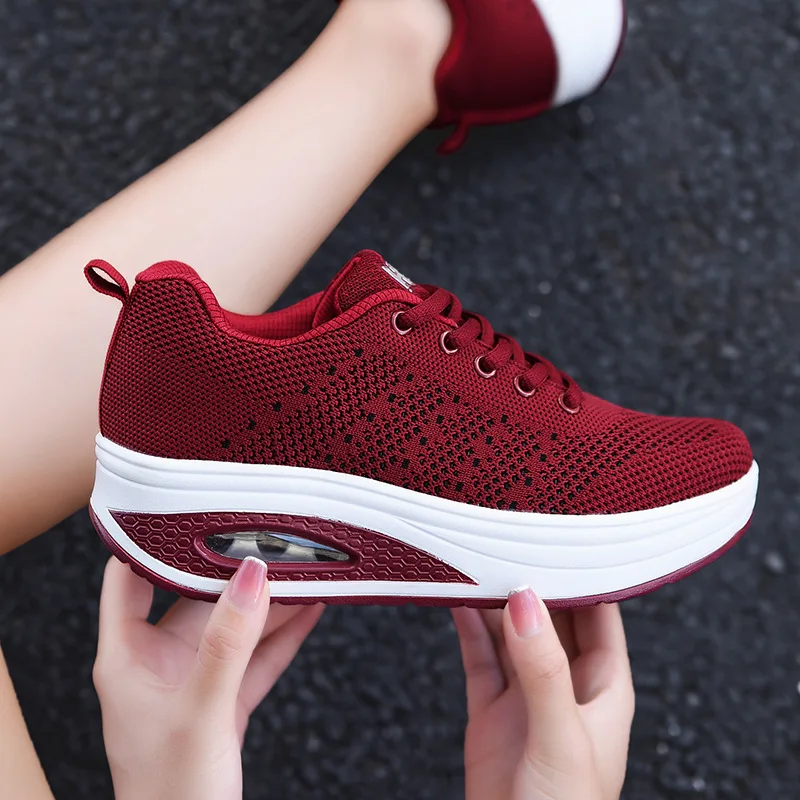 Женские сетчатые кроссовки, повседневная обувь на платформе, на шнуровке 5 см, дышащие, качающиеся
Женские сетчатые кроссовки, повседневная обувь на платформе, на шнуровке 5 см, дышащие, качающиеся