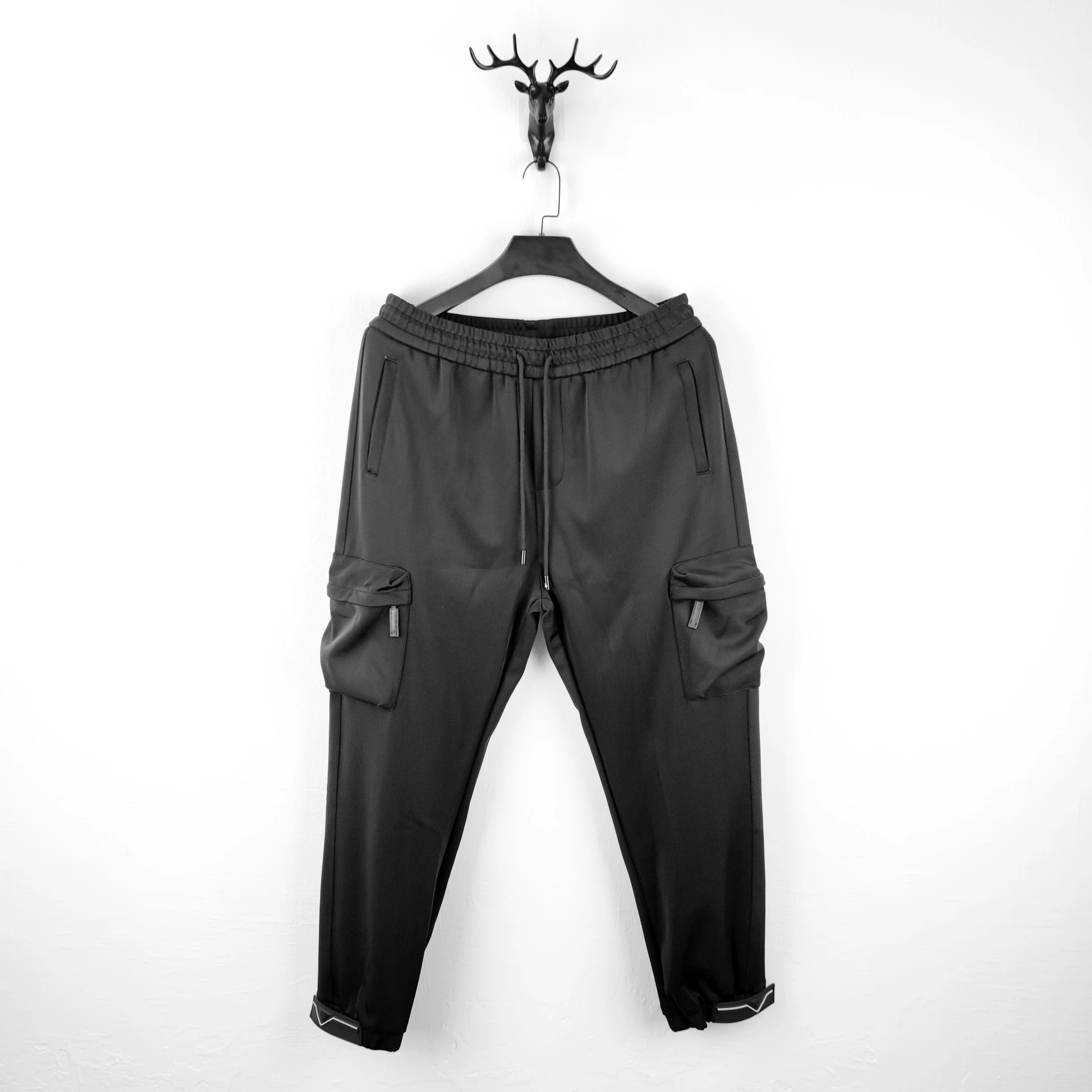 2021 Men's Trousers Outdoor Tooling Style Large Pockets Decorated Polyester Fiber Fabric Comfortable And Breathable Couple Model 
2021 Men's Trousers Outdoor Tooling Style Large Pockets Decorated Polyester Fiber Fabric Comfortable And Breathable Couple Model