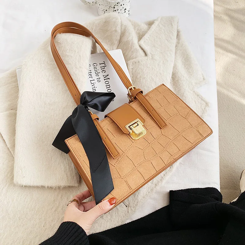 High-quality Ladies Handbags 2021autumn and Winter New Trendy Fashion Rhombus Frosted One-shoulder Armpit Bag Wild Messenger Bag
High-quality Ladies Handbags 2021autumn and Winter New Trendy Fashion Rhombus Frosted One-shoulder Armpit Bag Wild Messenger Bag