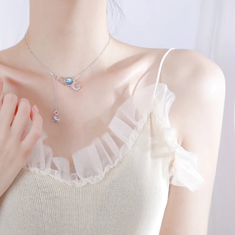 s925 Pure silver moonstone unicorn necklace female Korean version of the moon clavicle chain simple personality temperament
s925 Pure silver moonstone unicorn necklace female Korean version of the moon clavicle chain simple personality temperament