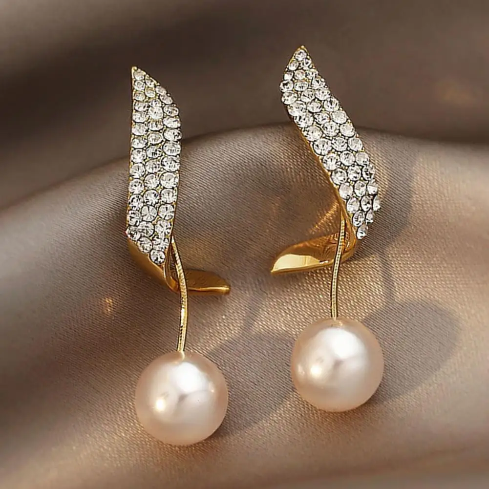 1 Pair Faux Pearl Drop Stud Earrings Unique Geometric Rhinestone Pearl Pendant Stud Earrings for Holiday Drop Stud Earrings
1 Pair Faux Pearl Drop Stud Earrings Unique Geometric Rhinestone Pearl Pendant Stud Earrings for Holiday Drop Stud Earrings
