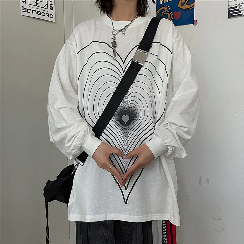 Streetwear love heart printing spring and summer new loose retro wild long-sleeved T-shirt women
Streetwear love heart printing spring and summer new loose retro wild long-sleeved T-shirt women