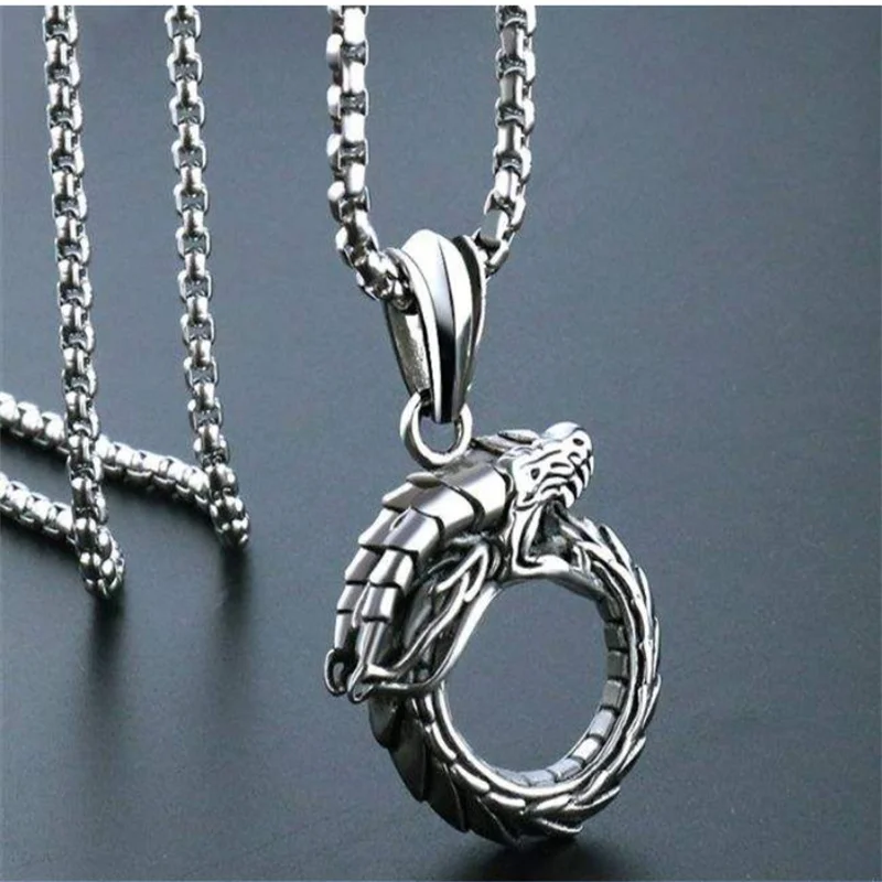 European And American Viper Titanium Steel Men Trendsetter Personality Domineering Men Hip Hop Retro Necklace
European And American Viper Titanium Steel Men Trendsetter Personality Domineering Men Hip Hop Retro Necklace