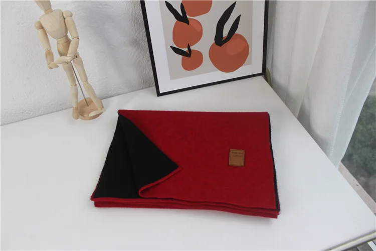 New Korean version of double-sided two-color contrast label in winter2020 long knitted women's scarf thickened warm couple scarf
New Korean version of double-sided two-color contrast label in winter2020 long knitted women's scarf thickened warm couple scarf