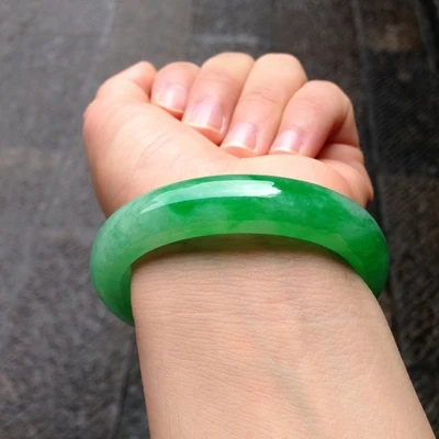 zheru jewelry natural Myanmar emerald green 54-64mm bracelet elegant princess jewelry jewelry best gift
zheru jewelry natural Myanmar emerald green 54-64mm bracelet elegant princess jewelry jewelry best gift