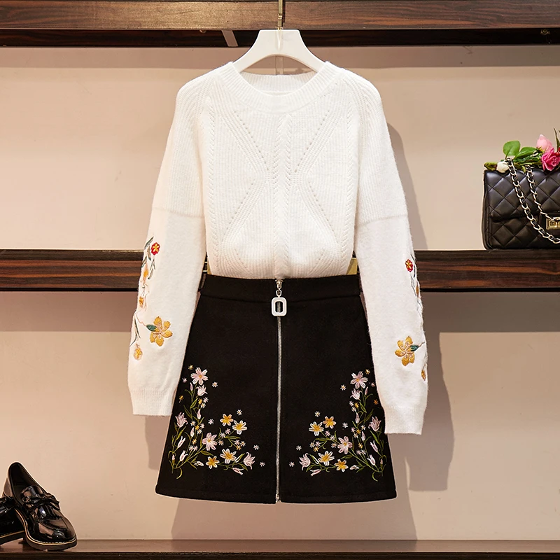 Sweet Long Sleeve Pullover Knitted Blouse Two Piece Set Women Fashion Sweater + Zipper Skirt Suits New Embroidery Two Piece Set
Sweet Long Sleeve Pullover Knitted Blouse Two Piece Set Women Fashion Sweater + Zipper Skirt Suits New Embroidery Two Piece Set