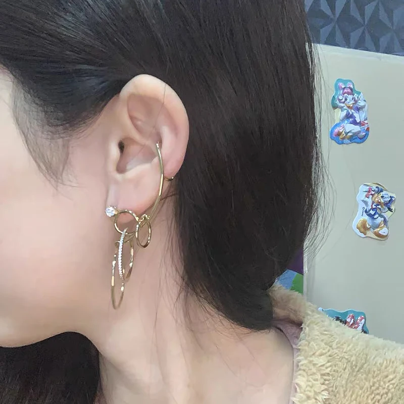 Line ear clip 925 Sterling Silver micro inlaid zircon exquisite personality fashion elegant high-end women's model
Line ear clip 925 Sterling Silver micro inlaid zircon exquisite personality fashion elegant high-end women's model