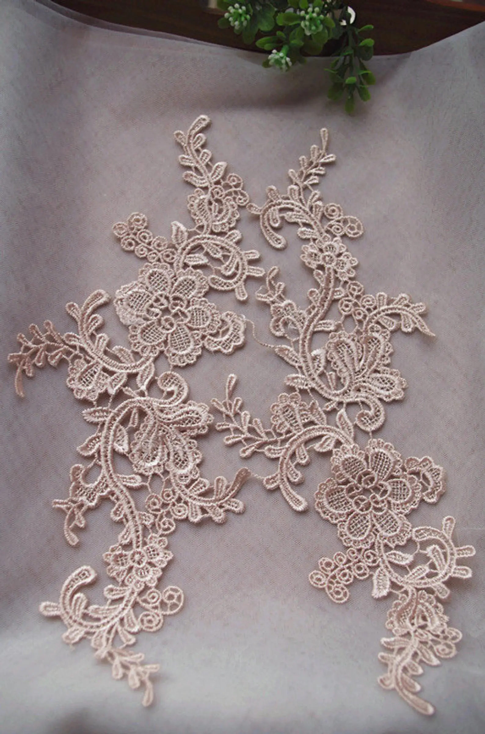 5 pairs Pink Lace Applique 28cm*10cm Rayon Venice Lace for Bridal, Costume Design LAS002
5 pairs Pink Lace Applique 28cm*10cm Rayon Venice Lace for Bridal, Costume Design LAS002