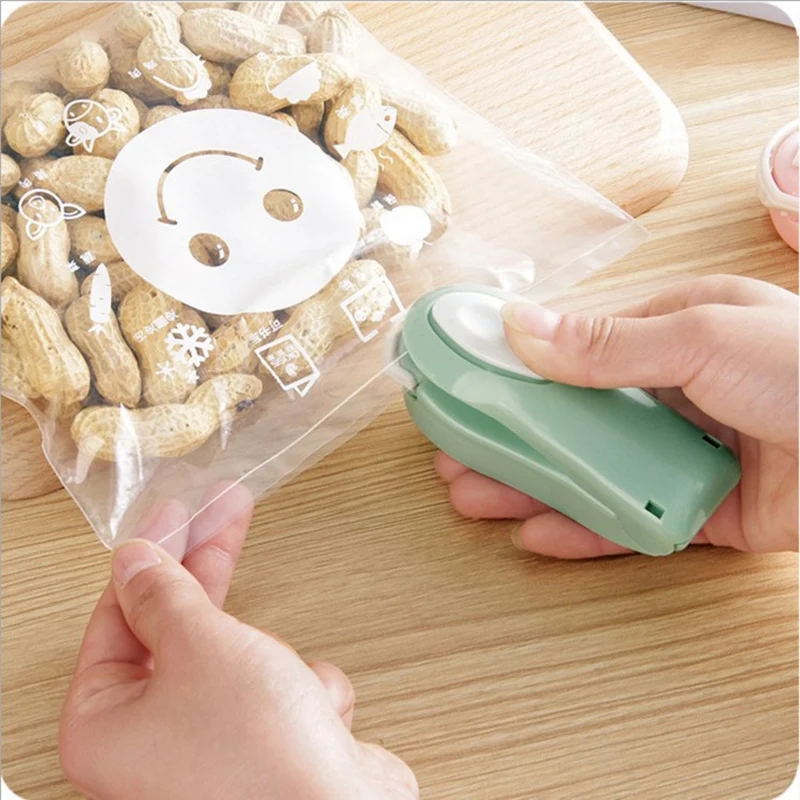 Portable Bag Clips Home Electric Mini Heat Sealing Machine For Packing Plastic Bag Clip Ceramic Impulse Vacuum Bag Sealer
Portable Bag Clips Home Electric Mini Heat Sealing Machine For Packing Plastic Bag Clip Ceramic Impulse Vacuum Bag Sealer