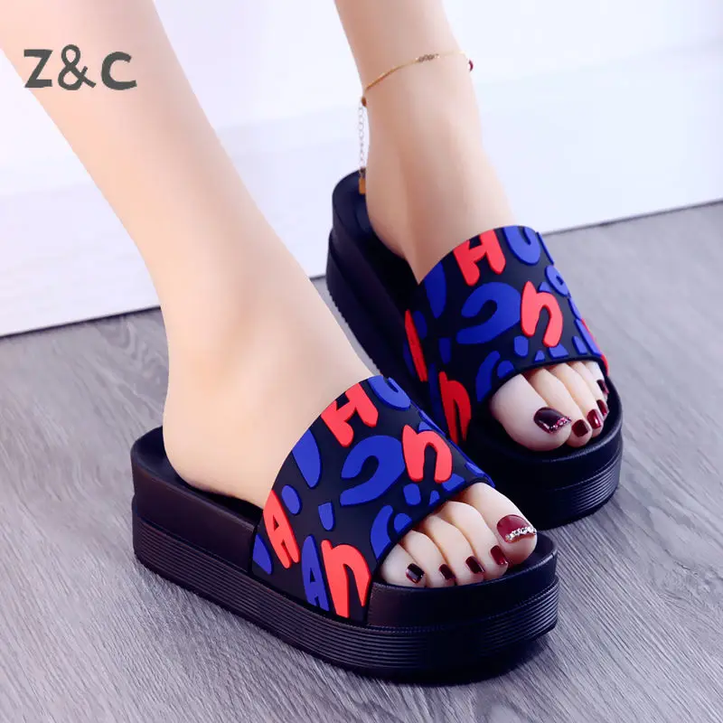 Slippers for Women's Home wear 2022 Summer New Letter Thick Bottom Sandals Ersatile Medium Heel Sequins Fashion Girl's Shoes
Slippers for Women's Home wear 2022 Summer New Letter Thick Bottom Sandals Ersatile Medium Heel Sequins Fashion Girl's Shoes