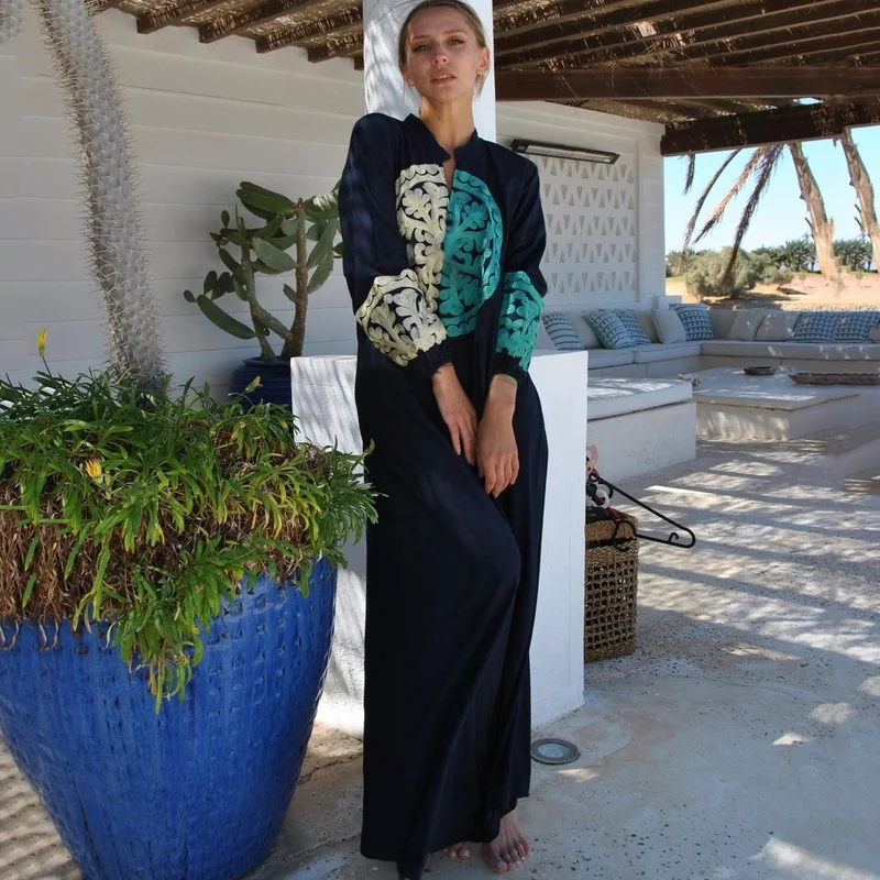 2021 Embroidered Robe for Women Beach Swimsuit Smock Long Sleeve Seaside Holiday Party Coverup Swimwear Sexy Maxi Dresses
2021 Embroidered Robe for Women Beach Swimsuit Smock Long Sleeve Seaside Holiday Party Coverup Swimwear Sexy Maxi Dresses