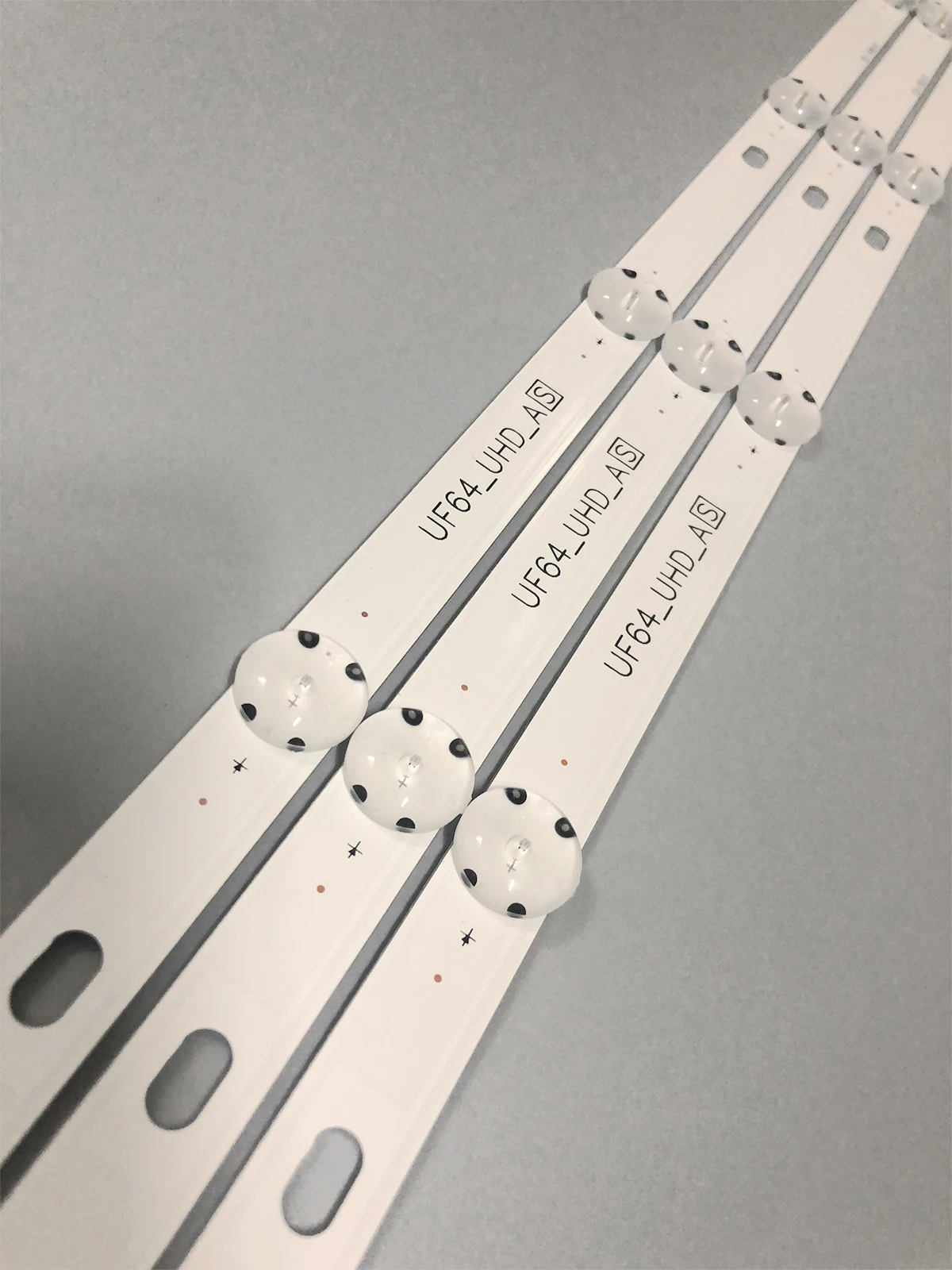 LED backlight strip for LG 43UH610V 43UH603 V43UF6407 43UF6400 43LH604V 43UH610A 43UH6030 43LH5700 43LH60_FHD_A Type UF64_UHD_A
LED backlight strip for LG 43UH610V 43UH603 V43UF6407 43UF6400 43LH604V 43UH610A 43UH6030 43LH5700 43LH60_FHD_A Type UF64_UHD_A
