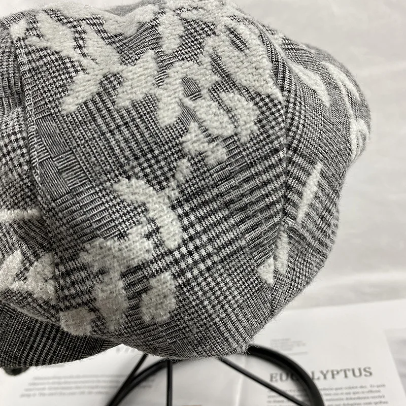 New casual pure cotton Women spring autumn plaid beret snapback cap British style men's fashion show visors hat embroider
New casual pure cotton Women spring autumn plaid beret snapback cap British style men's fashion show visors hat embroider