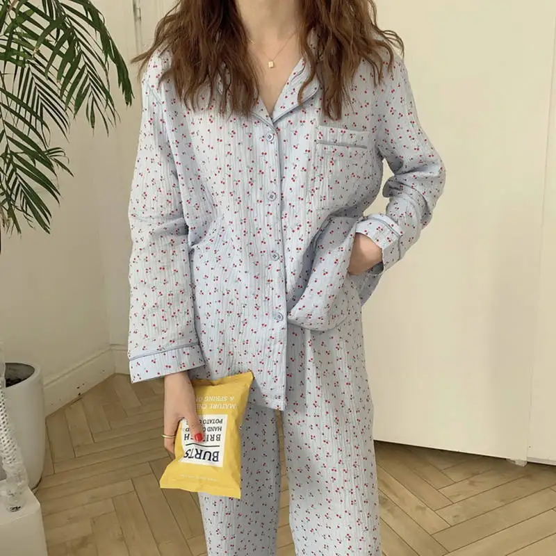 Sweet Lovely Cherry Printed Loose Pajamas Women Autumn Winter 2021 Home Wear Pure Cotton Fashion Long Sleeve Suit
Sweet Lovely Cherry Printed Loose Pajamas Women Autumn Winter 2021 Home Wear Pure Cotton Fashion Long Sleeve Suit