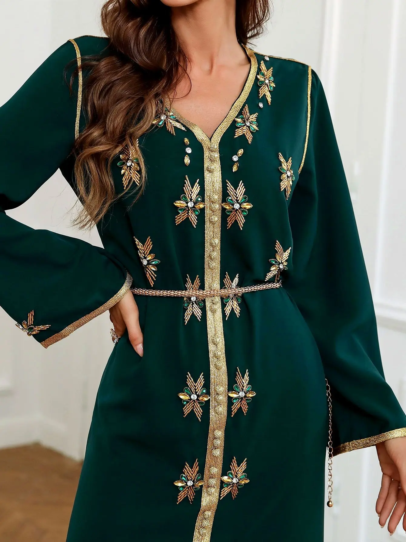 BA607 Abaya Dubai Ramadan Handmade V-neck Gold pipe diamond Robe Islam Middle East party Festival Dress Turkey Muslim dress
BA607 Abaya Dubai Ramadan Handmade V-neck Gold pipe diamond Robe Islam Middle East party Festival Dress Turkey Muslim dress