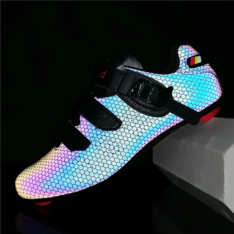2021 The latest rotating buckle professional road cycling shoes couple outdoor sports bike shoes lightweight and breathable
2021 The latest rotating buckle professional road cycling shoes couple outdoor sports bike shoes lightweight and breathable