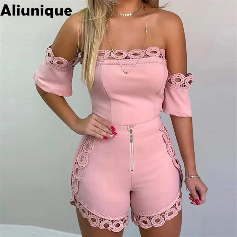Aliunique New Sexy Lace Shorts Suit For Women 2021 Summer Fashion Slim Strapless Vacation 2pcs Set Casual High Waist Shirring
Aliunique New Sexy Lace Shorts Suit For Women 2021 Summer Fashion Slim Strapless Vacation 2pcs Set Casual High Waist Shirring