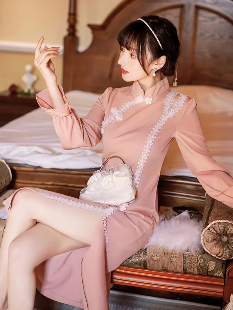 Summer New Women's Chinese Style Retro Half High Collar Lace Stitching Cheongsam Long Dress Sweet Girl Temperament Slim Dress
Summer New Women's Chinese Style Retro Half High Collar Lace Stitching Cheongsam Long Dress Sweet Girl Temperament Slim Dress