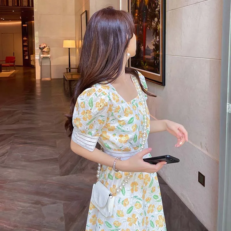 Women Casual Chiffon Floral Print Midi Dress Vestidos Mujer Ladies Hollow Princess Robe Summer 2021 Vintage Korean French Dress
Women Casual Chiffon Floral Print Midi Dress Vestidos Mujer Ladies Hollow Princess Robe Summer 2021 Vintage Korean French Dress