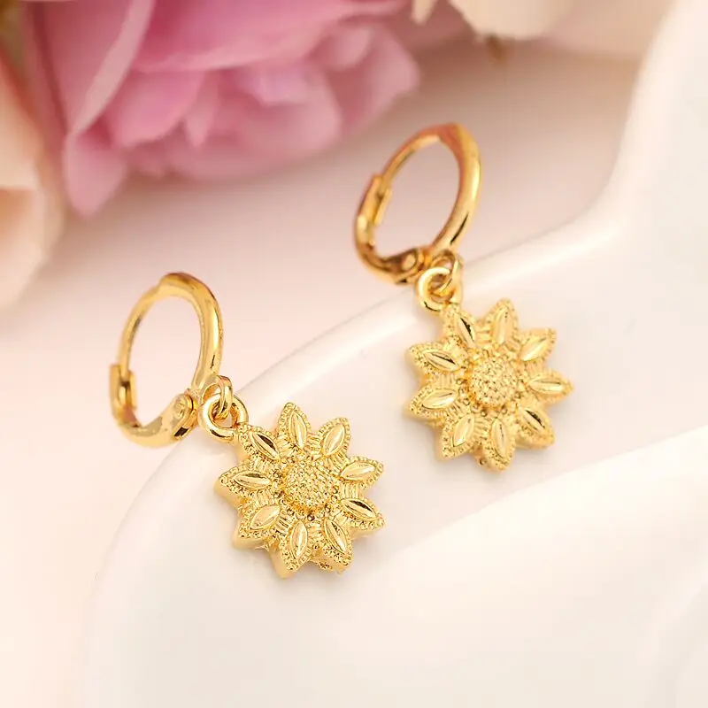 hot flower drop earring Ethiopian/Nigeria/Kenya /Ghana Gold color DubaiArab african Arab Middle Eastern Jewelry Mom Gifts
hot flower drop earring Ethiopian/Nigeria/Kenya /Ghana Gold color DubaiArab african Arab Middle Eastern Jewelry Mom Gifts