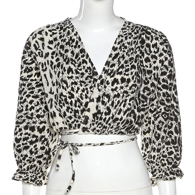 MIOFAR Summer Fashion T-shirt for Women 2020 Sexy Leopard Print Elegant V-neck Casual T-shirt Women Tops Camisetas Mujer
MIOFAR Summer Fashion T-shirt for Women 2020 Sexy Leopard Print Elegant V-neck Casual T-shirt Women Tops Camisetas Mujer