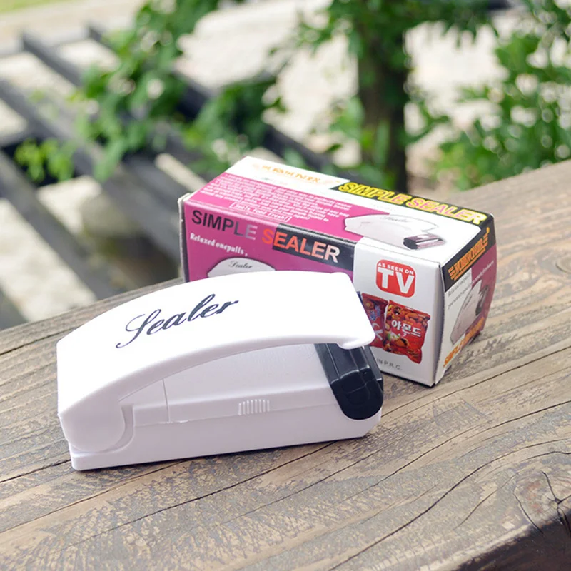 Portable Mini Sealer Sealing Machine Food Clip Heat Sealing Machine Plastic Food Snacks Bag Sealing Machine Food Packaging Tools
Portable Mini Sealer Sealing Machine Food Clip Heat Sealing Machine Plastic Food Snacks Bag Sealing Machine Food Packaging Tools
