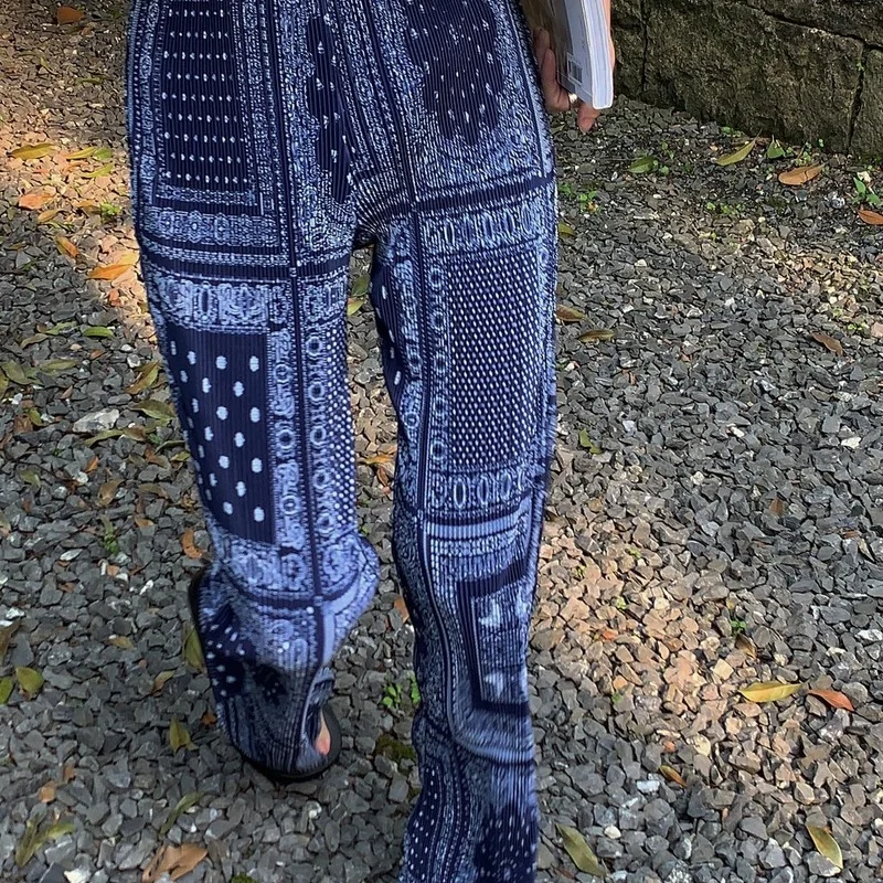 Korejepo Women Two Piece Set 2021 Summer New Halter-neck Camisole Retro Pleated Printing Mopping Pants Casual Pants Female Suit
Korejepo Women Two Piece Set 2021 Summer New Halter-neck Camisole Retro Pleated Printing Mopping Pants Casual Pants Female Suit