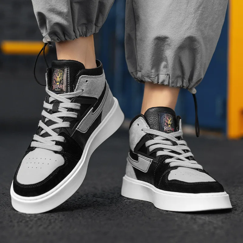 Spring New Fashion Luxury Men Casual Running Pu Shoes Breathable Wear-resistant Deodorant Sneakers
Spring New Fashion Luxury Men Casual Running Pu Shoes Breathable Wear-resistant Deodorant Sneakers