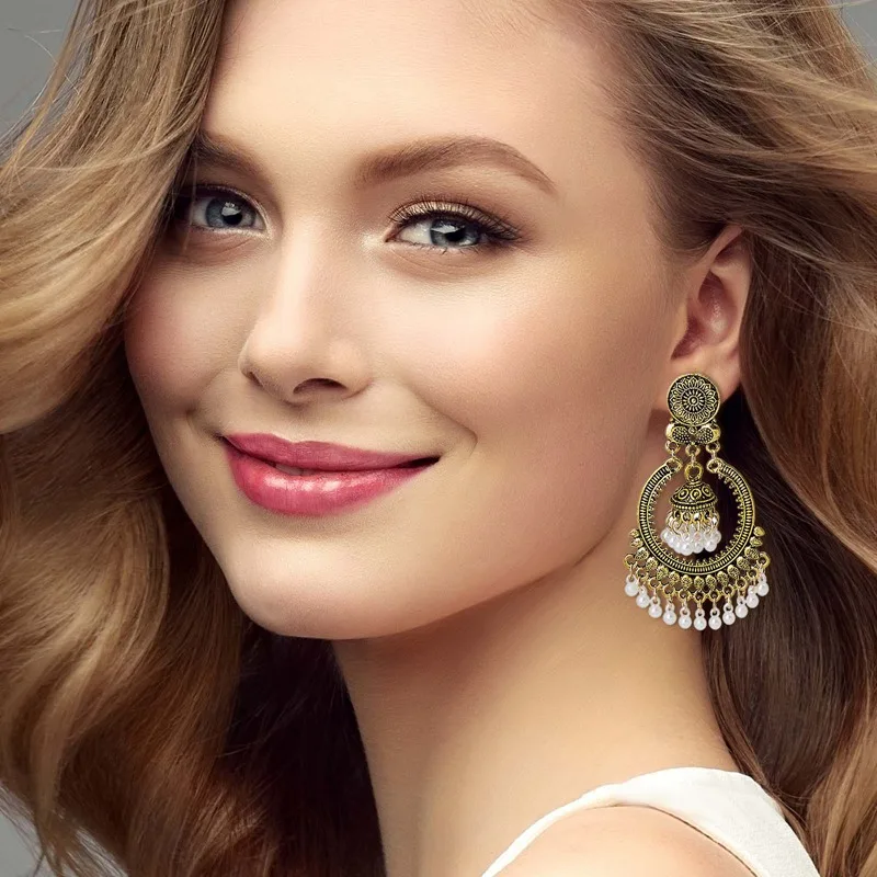 Ethnic Round Gold Silver Alloy Stud Earrings For Women Classic Pearl Tassel Earrings Jewelry
Ethnic Round Gold Silver Alloy Stud Earrings For Women Classic Pearl Tassel Earrings Jewelry