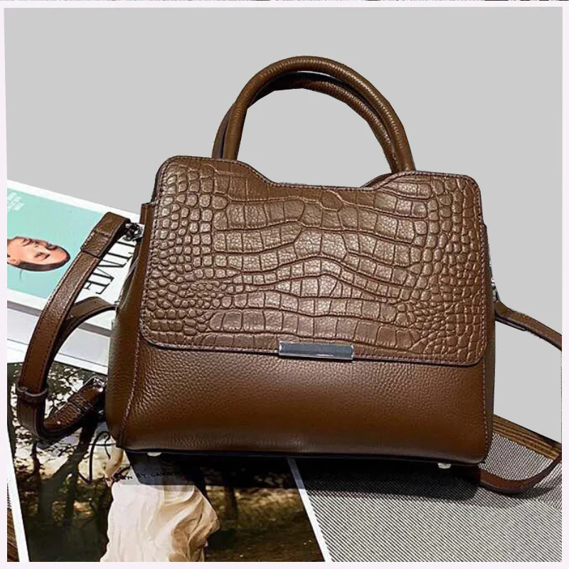 Women's bag guess handbag undefined tote bag high quality bag luxury brand bag crossbody bags for women designer brand luxury
Women's bag guess handbag undefined tote bag high quality bag luxury brand bag crossbody bags for women designer brand luxury