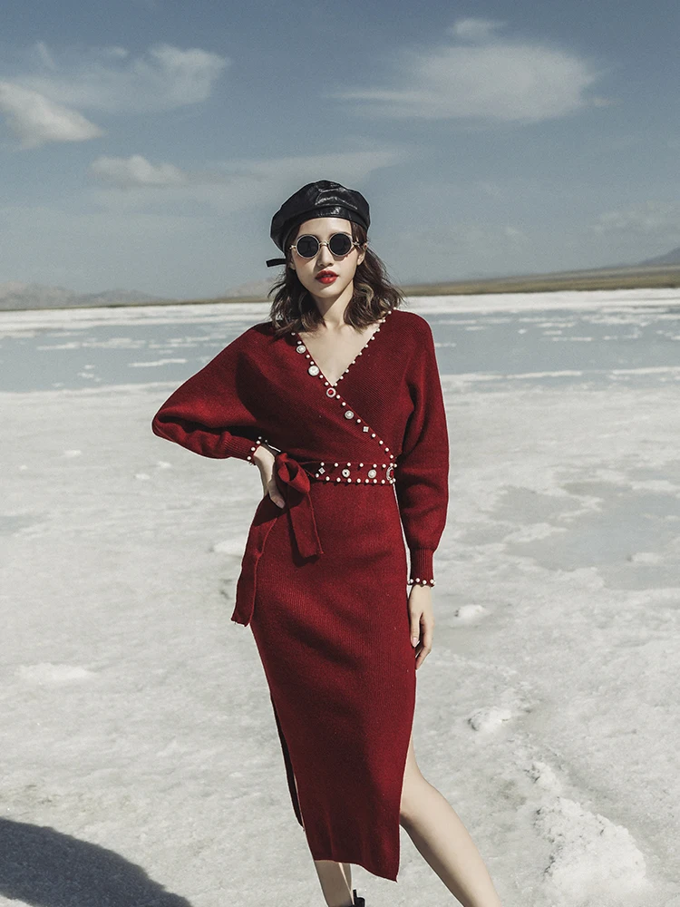 Autumn Winter Dress Women Vintage Elegant Slim Pearls Diamonds Knitting Dress Korean V-Neck Sexy Side Slit Red Tight Wool Dress
Autumn Winter Dress Women Vintage Elegant Slim Pearls Diamonds Knitting Dress Korean V-Neck Sexy Side Slit Red Tight Wool Dress