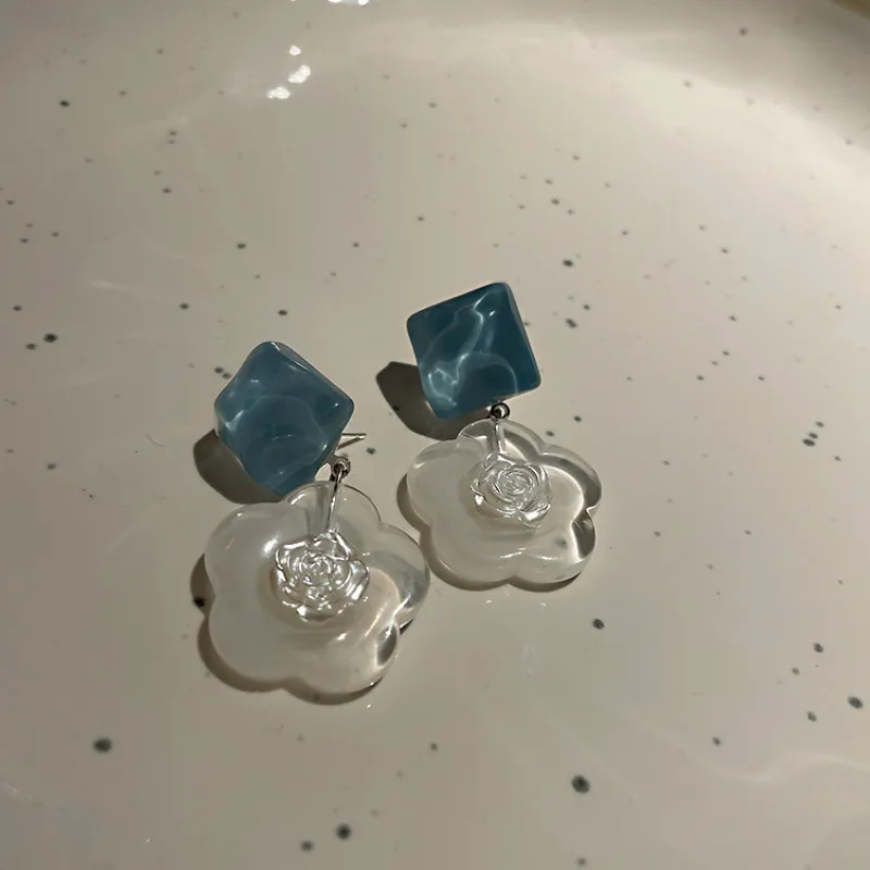 Fashion All-match Sweet Flower Women Gift Earrings Elegant Temperament Water Ripple Jewelry Earrings Wholesale
Fashion All-match Sweet Flower Women Gift Earrings Elegant Temperament Water Ripple Jewelry Earrings Wholesale