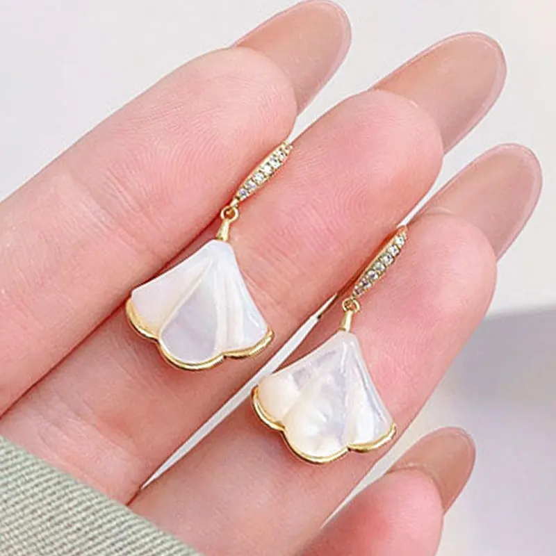 Natural Shell Water Drop Earrings Micro Inlaid Top Quality Zircon for Women Fine 2021 Trendy Fashion Earrings Jewelry Pendant
Natural Shell Water Drop Earrings Micro Inlaid Top Quality Zircon for Women Fine 2021 Trendy Fashion Earrings Jewelry Pendant