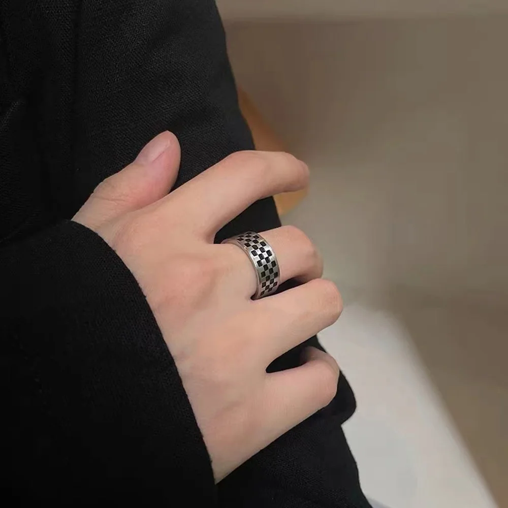 Punk Couples Blackwhite Grid Ring For Women Man Teen Simple Retro Stainless Steel High Quality Grid Pattern Cool Ring Gift
Punk Couples Blackwhite Grid Ring For Women Man Teen Simple Retro Stainless Steel High Quality Grid Pattern Cool Ring Gift