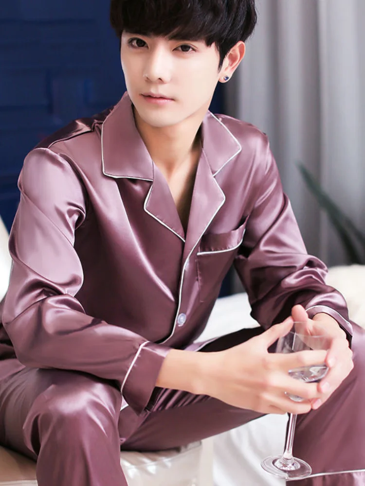 2021 New Men's Stain Silk Pajama Set Men Silk Sleepwear Men Sexy Modern Style Soft Cozy Satin Nightgown Men Sets
2021 New Men's Stain Silk Pajama Set Men Silk Sleepwear Men Sexy Modern Style Soft Cozy Satin Nightgown Men Sets