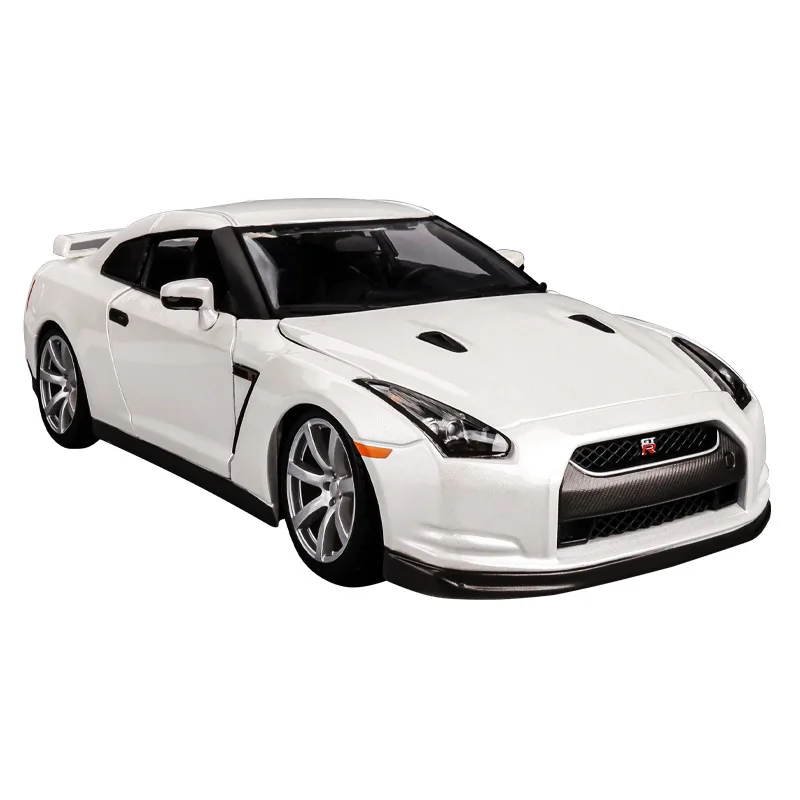 1:18 Nissan GTR racing model simulation alloy boy toy car model collection ornaments
1:18 Nissan GTR racing model simulation alloy boy toy car model collection ornaments