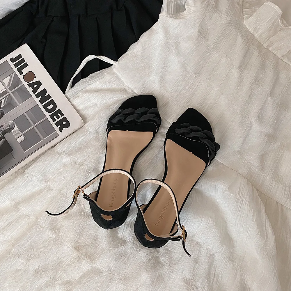 Sandals Women 2021 New Chain Mid-heel Thick with Word Buckle Small Fresh and Simple Student Gentle Fairy Shoes Summer
Sandals Women 2021 New Chain Mid-heel Thick with Word Buckle Small Fresh and Simple Student Gentle Fairy Shoes Summer