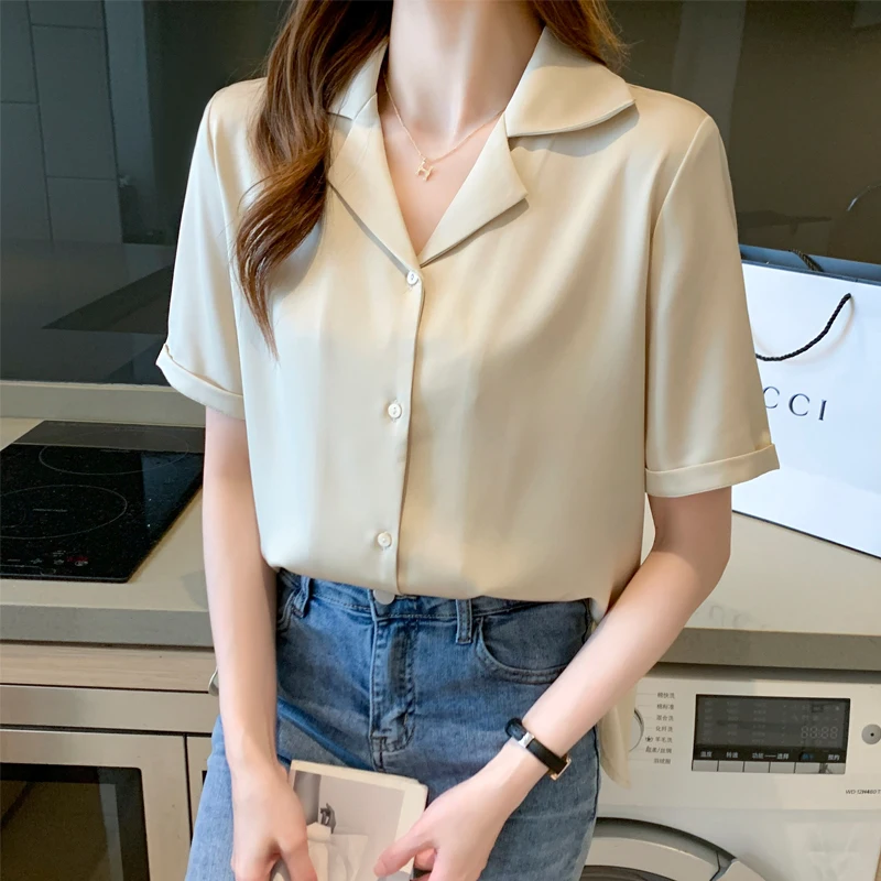 Apricot Satin Shirt Women's Top Blusas Mujer V-Neck Button Chiffon SHORT Dropshipping Solid Korean Fashion Female Blouse 0641
Apricot Satin Shirt Women's Top Blusas Mujer V-Neck Button Chiffon SHORT Dropshipping Solid Korean Fashion Female Blouse 0641