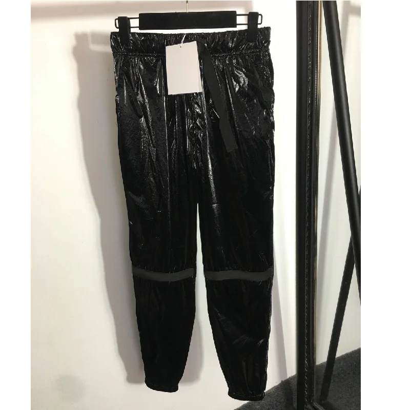 2021 Luxury Design Women's new casual pants fashion versatile elastic waist bright face casual pants loose temperament pants
2021 Luxury Design Women's new casual pants fashion versatile elastic waist bright face casual pants loose temperament pants