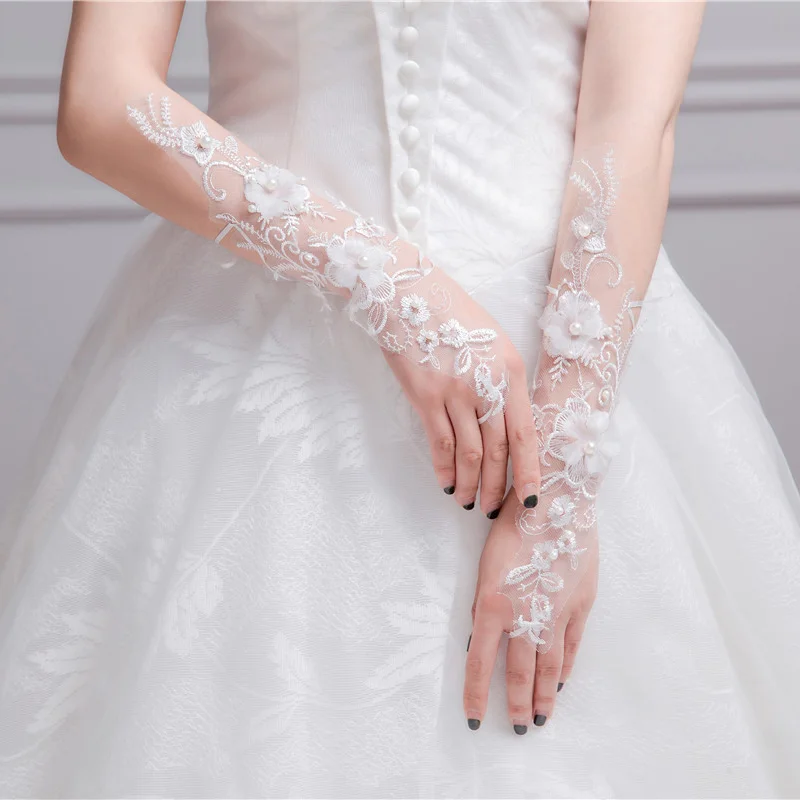 New Women Fingerless Bridal Gloves Elegant Short Paragraph Crystal White Lace Fashion Wedding Accessories Beaded Applique GL0008
New Women Fingerless Bridal Gloves Elegant Short Paragraph Crystal White Lace Fashion Wedding Accessories Beaded Applique GL0008