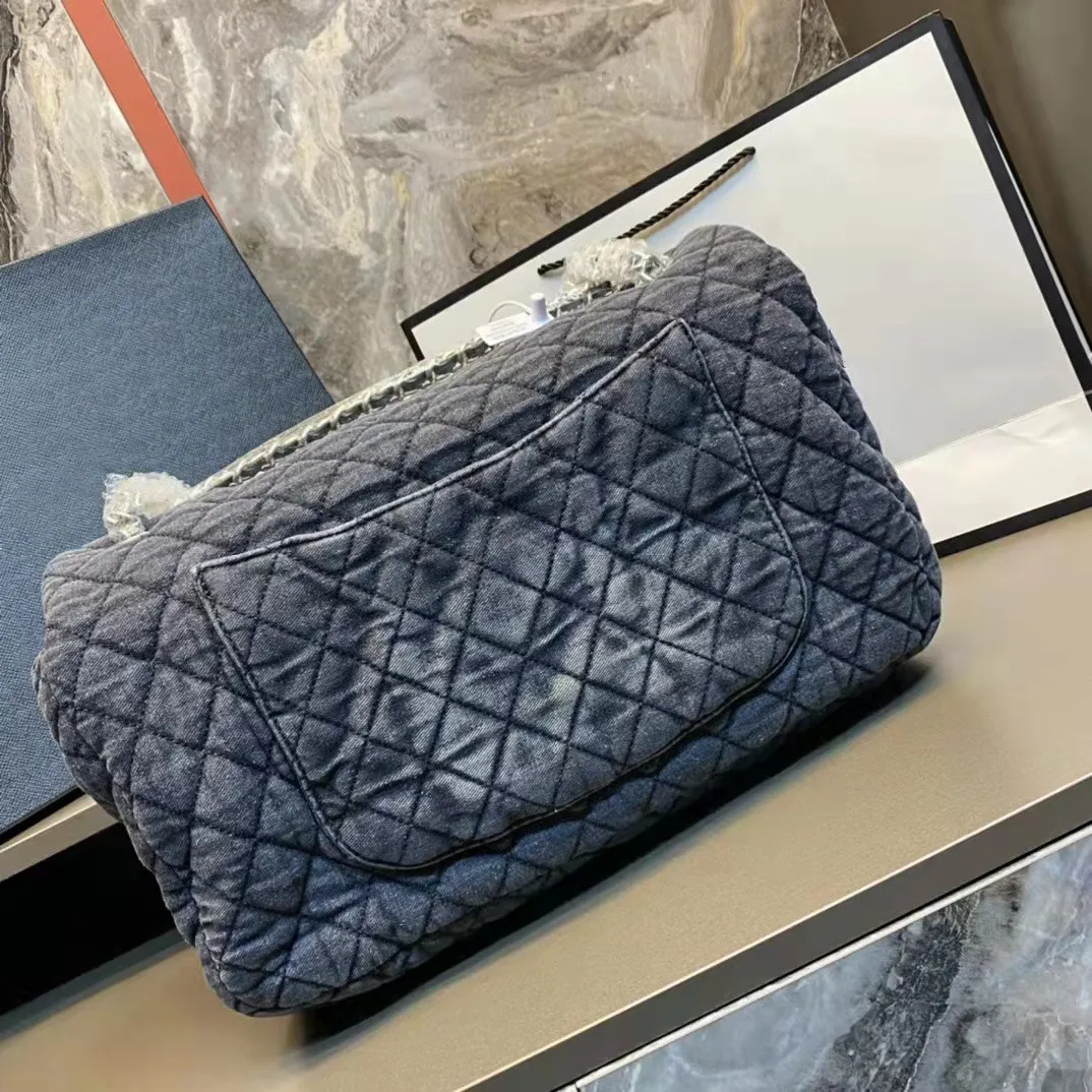 Women's Handbags Luxury Brand Designer Tote Bag Shoulder Jean Bag Oringinal Quality Denim Messenger Bag with Chain Sac Femme
Women's Handbags Luxury Brand Designer Tote Bag Shoulder Jean Bag Oringinal Quality Denim Messenger Bag with Chain Sac Femme