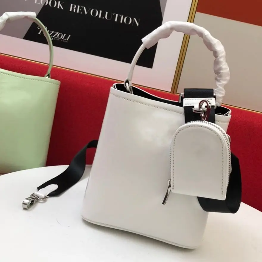 Fashion ladies shoulder bag messenger 2021 luxury women’s bag Brand Bucket bag with a wallet bolos crossbody girl bag free shipp
Fashion ladies shoulder bag messenger 2021 luxury women’s bag Brand Bucket bag with a wallet bolos crossbody girl bag free shipp