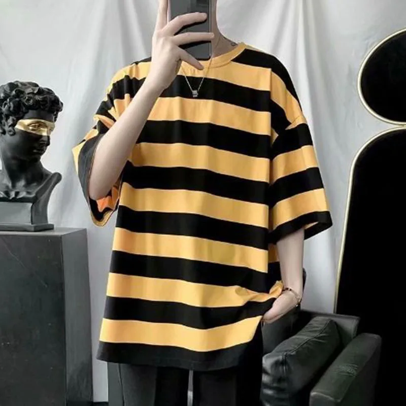 Summer Men T Shirt Oversized Striped Harajuku Short Sleeve O Neck Korean Fashion Retro Hip Pop Vintage Japan Style Clothing
Summer Men T Shirt Oversized Striped Harajuku Short Sleeve O Neck Korean Fashion Retro Hip Pop Vintage Japan Style Clothing