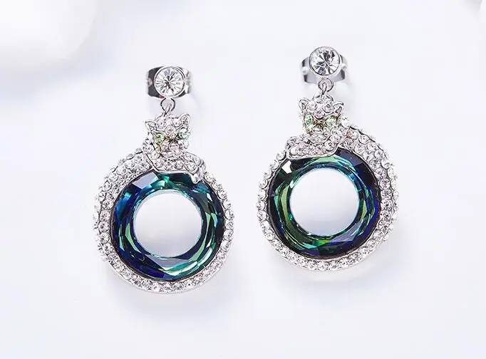 YAM05 925 Silver Zircon Earrings Simple Zircon Lady's Earrings Wedding Gift
YAM05 925 Silver Zircon Earrings Simple Zircon Lady's Earrings Wedding Gift