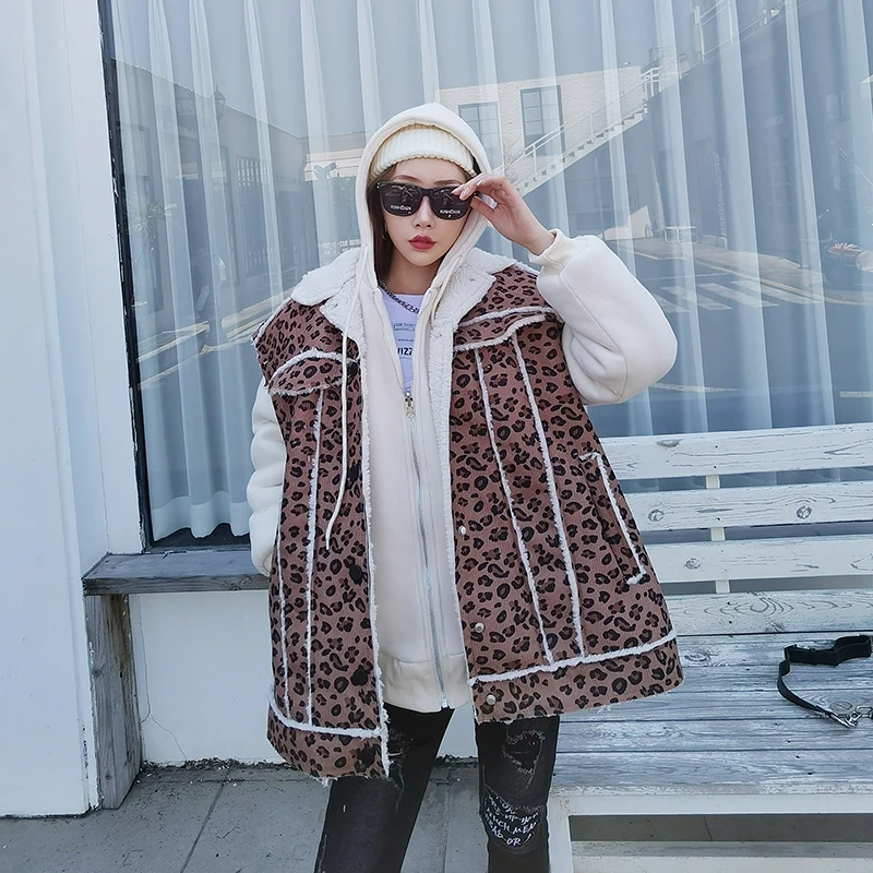 Fashion Women cotton Vest 2020 Winter leopard print imitation lamb velvet lining Vest Female loose mid-length cotton Waistcoat
Fashion Women cotton Vest 2020 Winter leopard print imitation lamb velvet lining Vest Female loose mid-length cotton Waistcoat